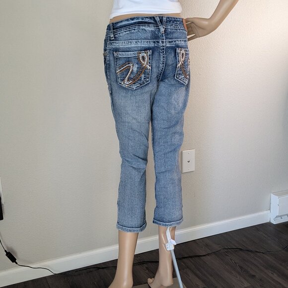 Vanity Premium Collection Curvy Jeans Cropped Capri Distressed Women's Size 28 - Picture 3 of 16